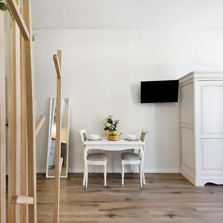 Apartment Village 3 *